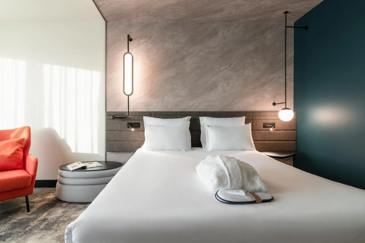Novotel Rotterdam Brainpark 4*,